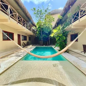 https://la-selva-apartments-tulum.quintano-roohotels.com